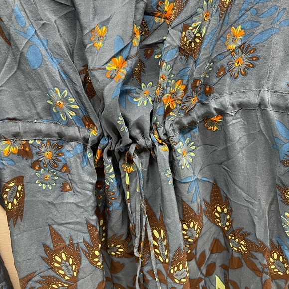 Johnny was embroidered 100% silk long sleeves tunic size M - Picture 4 of 10